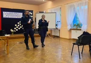 spotkanie klas pierwszych z Policją prelegenci