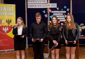 Wiktoria, Nikodem, Weronika i Kamila żegnają klasy czwarte