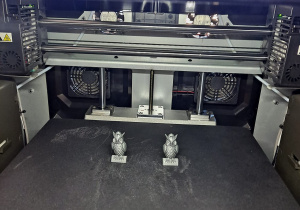 Modele sówek na platformie drukarki 3D