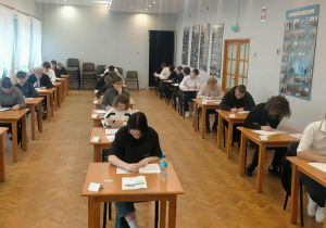 uczniowie podczas próbnej matury