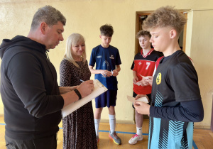 organizatorzy podczas wręczania nagród